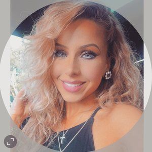 Meet your Posher, Karina